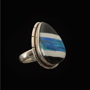 Elegant sterling Silver and Onyx, Opal triplet Ring